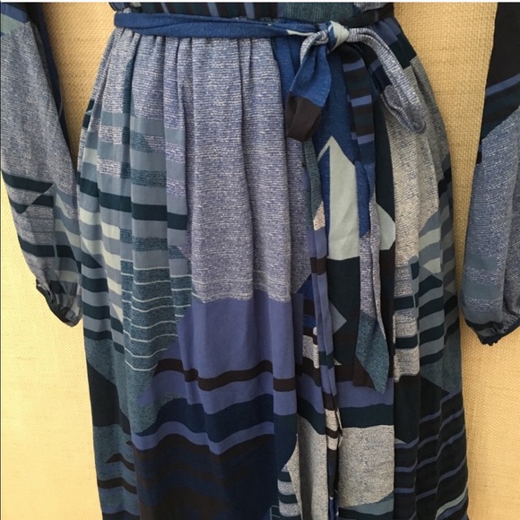 ISO Diane Von Furstenberg Dress in size 2 or 4 - Picture 3 of 5
